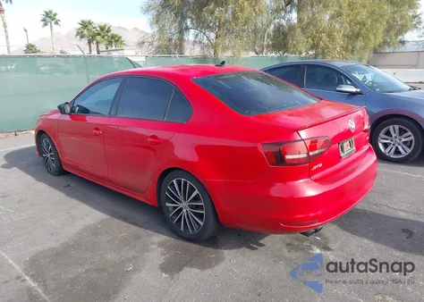 2016 Volkswagen Jetta 1.8T Sport из США, поврежденный, VIN 3VWD17AJ3GM231025